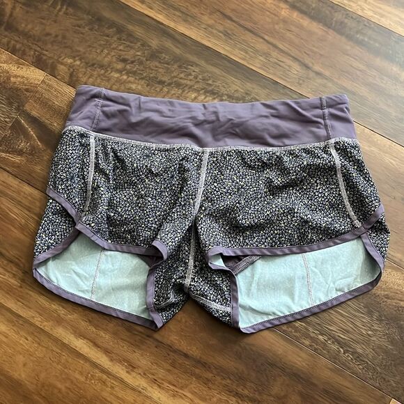 Lululemon Speed Up Short in Purple - size 6 - Picture 1 of 2